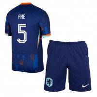 Camisa de time de futebol Holanda Nathan Ake #5 Replicas 2º Equipamento Infantil Europeu 2024 Manga Curta (+ Calças curtas)